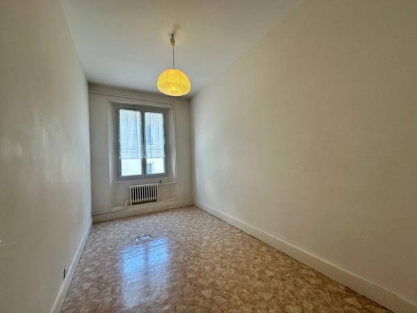 HYPERCENTRE - APPARTEMENT T2 A LOUER