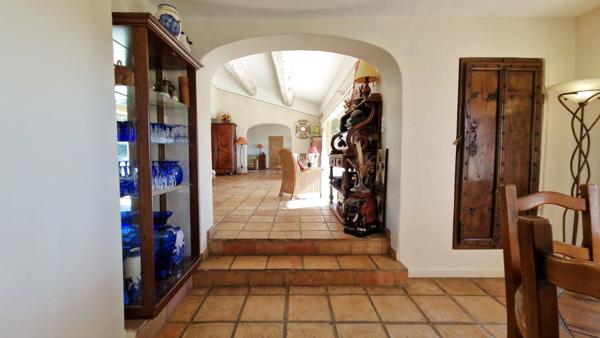 Grambois (84240) Domaine d’exception avec vue panoramique sur la vallée d’Aigues et la Sainte-Victoire