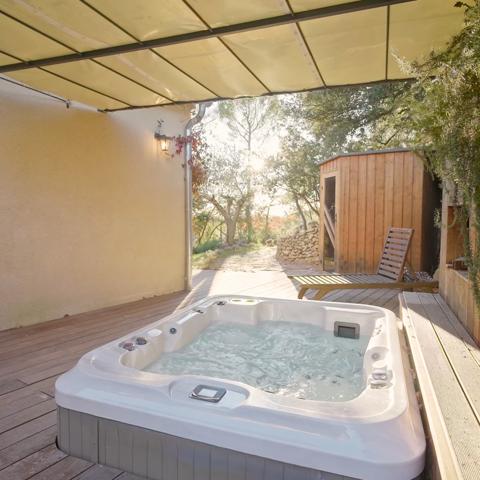 Grambois (84240) Domaine d’exception avec vue panoramique sur la vallée d’Aigues et la Sainte-Victoire