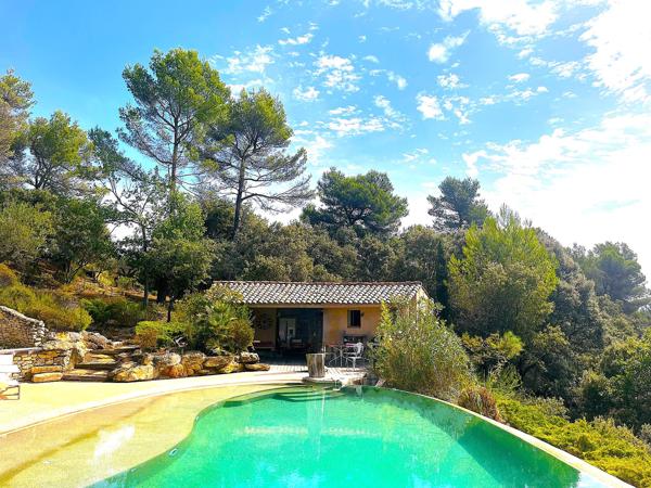 Grambois (84240) Domaine d’exception avec vue panoramique sur la vallée d’Aigues et la Sainte-Victoire
