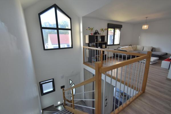 SPLENDIDE VILLA 2019 lumineuse, économe, au calme