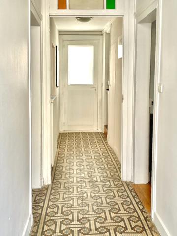Maison
                                                                                                                                                                                                                                                                                                                        6 pièce(s)                                                                                                                                                                                                          3 chambre(s)                                                                                                                                                                                                          125  m²