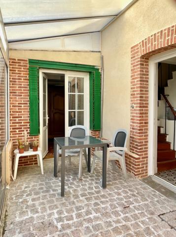 Maison
                                                                                                                                                                                                                                                                                                                        6 pièce(s)                                                                                                                                                                                                          3 chambre(s)                                                                                                                                                                                                          125  m²