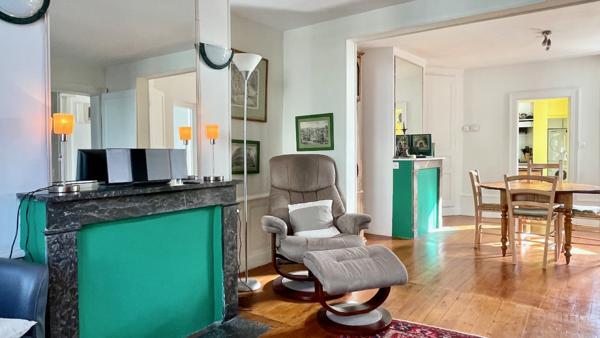 Maison
                                                                                                                                                                                                                                                                                                                        6 pièce(s)                                                                                                                                                                                                          3 chambre(s)                                                                                                                                                                                                          125  m²