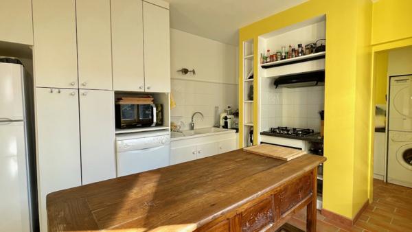 Maison
                                                                                                                                                                                                                                                                                                                        6 pièce(s)                                                                                                                                                                                                          3 chambre(s)                                                                                                                                                                                                          125  m²
