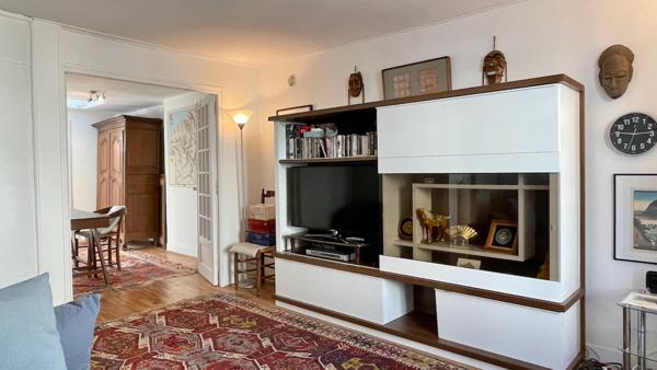Maison
                                                                                                                                                                                                                                                                                                                        6 pièce(s)                                                                                                                                                                                                          3 chambre(s)                                                                                                                                                                                                          125  m²