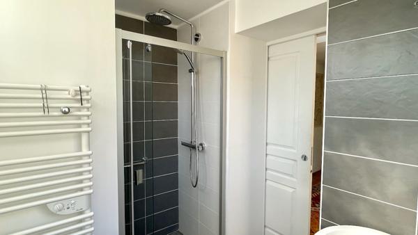 Maison
                                                                                                                                                                                                                                                                                                                        6 pièce(s)                                                                                                                                                                                                          3 chambre(s)                                                                                                                                                                                                          125  m²