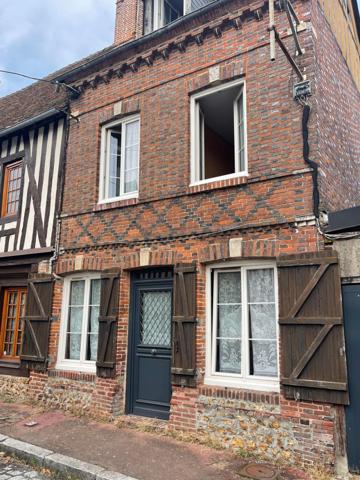 Maison de village
                                                                                                                                                                                                                                                                                                                        4 pièce(s)                                                                                                                                                                                                          2 chambre(s)                                                                                                                                                                                                          80  m²