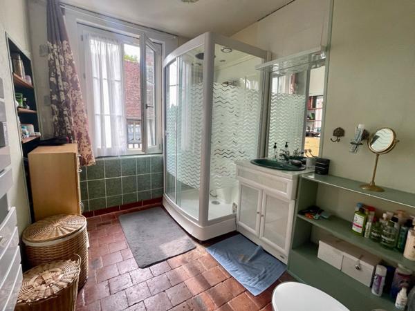 Maison de village
                                                                                                                                                                                                                                                                                                                        4 pièce(s)                                                                                                                                                                                                          2 chambre(s)                                                                                                                                                                                                          80  m²