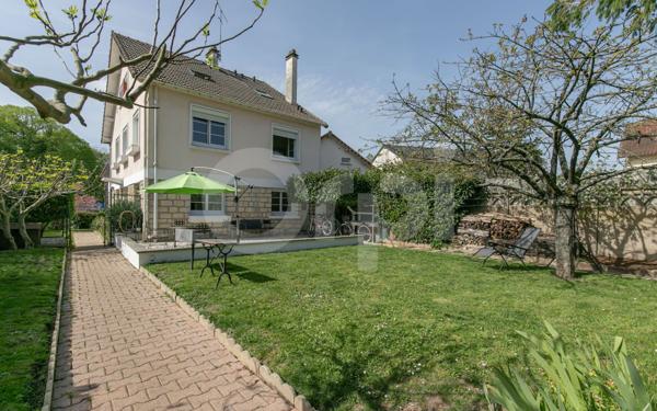 Maison à vendre    9 pièces • 200 m2 Sucy-en-Brie