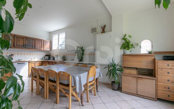 Maison à vendre    9 pièces • 200 m2 Sucy-en-Brie