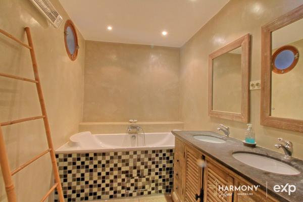 Demeure bourgeoise de caractère – 400 m² – jardin avec piscine chauffée