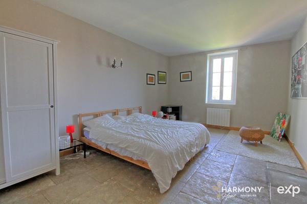 Demeure bourgeoise de caractère – 400 m² – jardin avec piscine chauffée