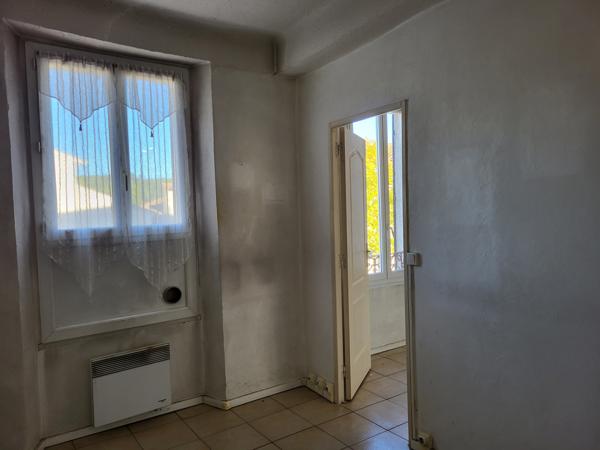 Carnoules (83660) Carnoules : grand appartement T2 à louer