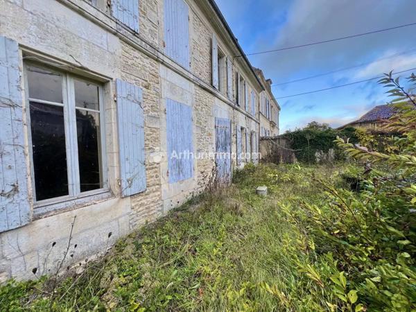 Vente Maison 7 pièces 184 m2 à Saint-Hilaire-de-Villefranche