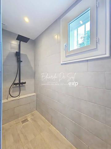 Maison plain-pied totalement rénovée de 108m², 3 chambres, au calme et classée B au DPE