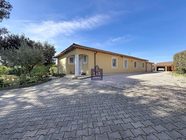 Superbe villa de plain-pied avec piscine