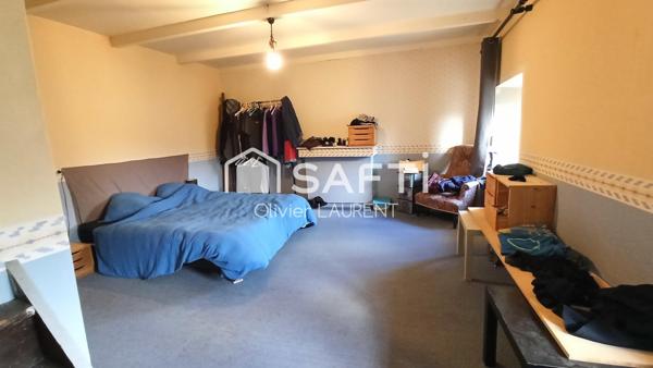 Grande maison de bourg en pierre