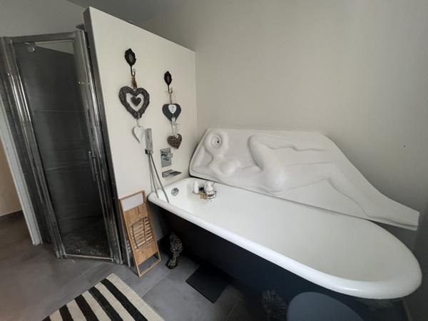 Maison à vendre |  Saint-Aigulin |  6 pièces | 161 m²