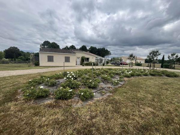 Maison à vendre |  Saint-Aigulin |  6 pièces | 161 m²