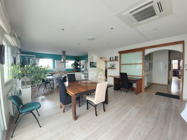 LOCATION PAU - UNIVERSITE: Appartement T5 de 166 m² avec terrasse, garage et 3 places de parking