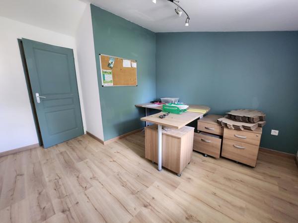 Thiré (85210) Maison en pierre avec terrain non attenant