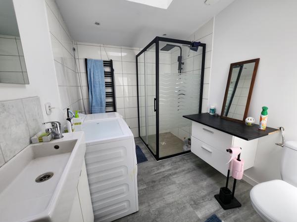 Thiré (85210) Maison en pierre avec terrain non attenant