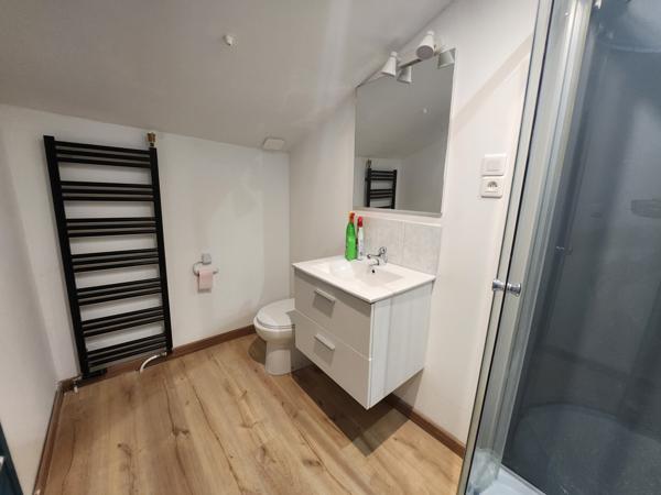 Thiré (85210) Maison en pierre avec terrain non attenant