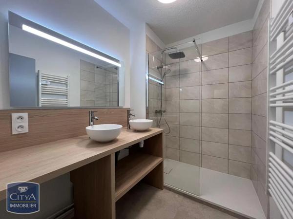 Appartement à louer 2 pièces 62.75m²