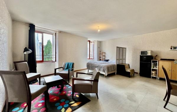 Vente Appartement P3 Duplex 3 pièces de 67m2 à rafraîchir Aubenas   