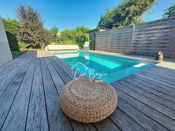 Prestigieuse propriété de 170 m² — 6 pièces, piscine, grande terrasse et jardin