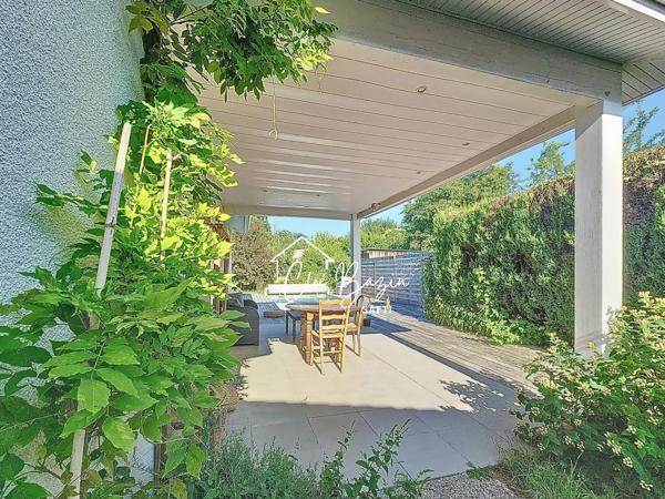 Prestigieuse propriété de 170 m² — 6 pièces, piscine, grande terrasse et jardin