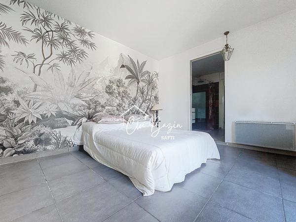 Prestigieuse propriété de 170 m² — 6 pièces, piscine, grande terrasse et jardin