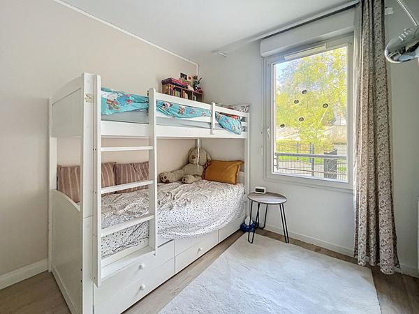 Appartement Suresnes 3 pièce(s) 61.61 m2