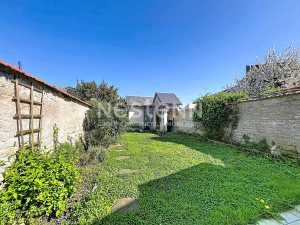 Maison de ville 5 pièces à vendre à Fontenay-le-Comte avec jardin et dépendances