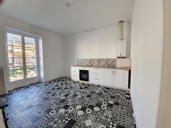 A LOUER EN EXCLUSIVITE - Appartement 136 m²  avec 4 chambres