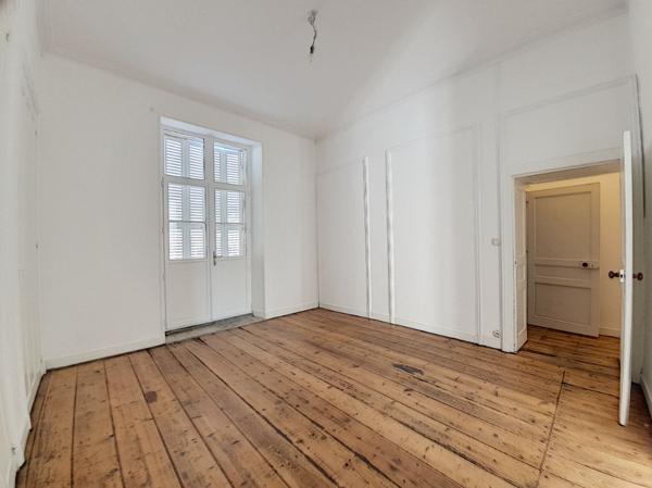 A LOUER EN EXCLUSIVITE - Appartement 136 m²  avec 4 chambres