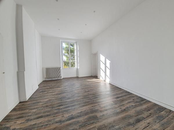 A LOUER EN EXCLUSIVITE - Appartement 136 m²  avec 4 chambres