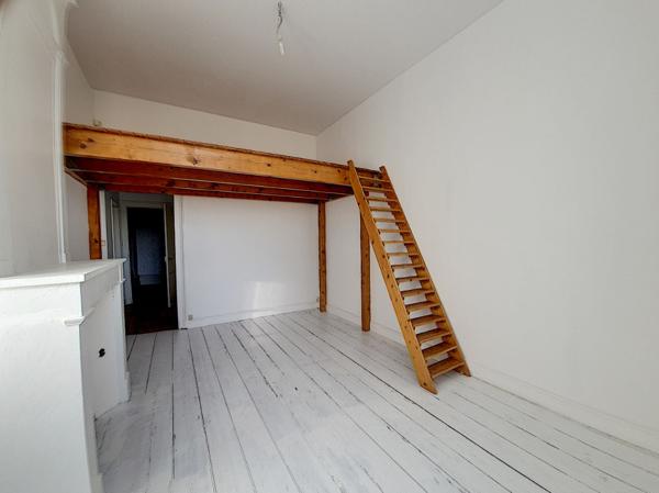 A LOUER EN EXCLUSIVITE - Appartement 136 m²  avec 4 chambres