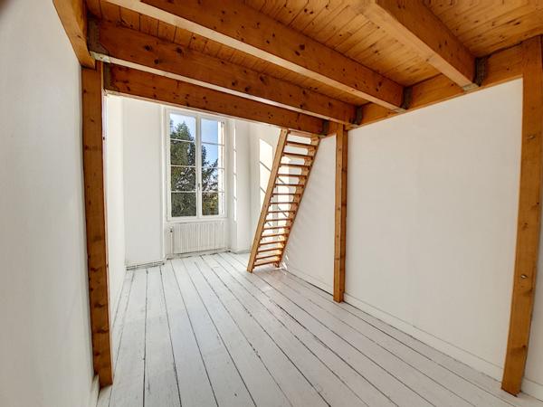 A LOUER EN EXCLUSIVITE - Appartement 136 m²  avec 4 chambres