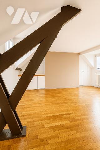 TOURS – HYPER CENTRE
Situé rue Néricault-Destouches
Adresse idéale en plein cœur de Tours