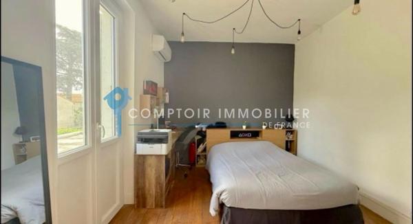 Propriete
                                                                                                                                                                                                                                                                                                                        8 pièce(s)                                                                                                                                                                                                          6 chambre(s)                                                                                                                                                                                                          175  m²