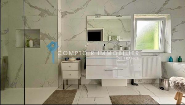 Propriete
                                                                                                                                                                                                                                                                                                                        8 pièce(s)                                                                                                                                                                                                          6 chambre(s)                                                                                                                                                                                                          175  m²