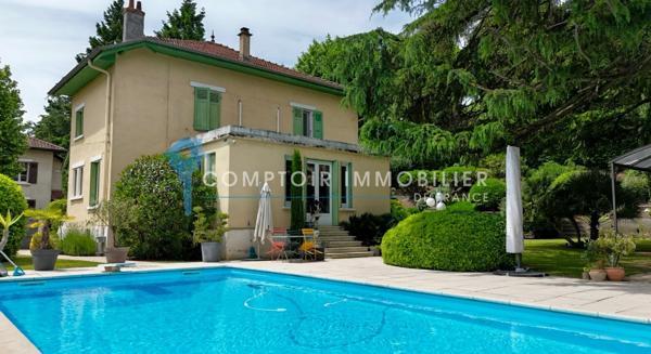 Propriete
                                                                                                                                                                                                                                                                                                                        8 pièce(s)                                                                                                                                                                                                          6 chambre(s)                                                                                                                                                                                                          175  m²