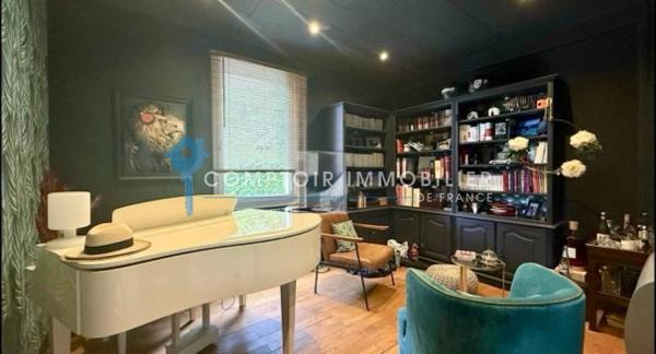 Propriete
                                                                                                                                                                                                                                                                                                                        8 pièce(s)                                                                                                                                                                                                          6 chambre(s)                                                                                                                                                                                                          175  m²