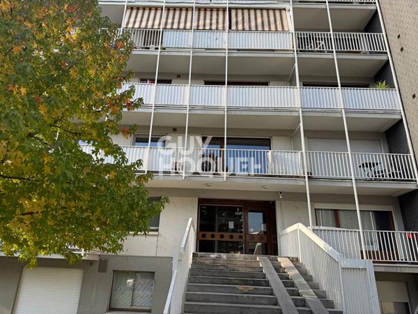 À vendre ? T2 de 53 m² avec balcon, résidence avec piscine et tennis
