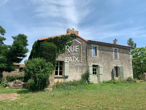 86170 CHERVES Maison Cherves 4 pièce(s) 200 m2