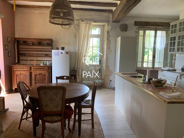 86170 CHERVES Maison Cherves 4 pièce(s) 200 m2