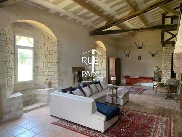 86170 CHERVES Maison Cherves 4 pièce(s) 200 m2