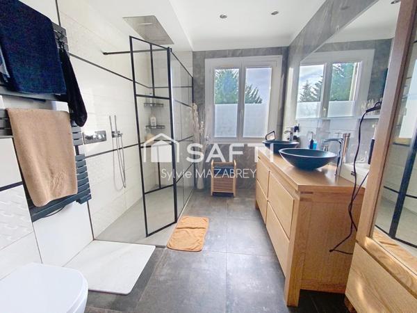 Pavillon Phénix des années 1980 à 10 minutes de Pont-sur-Yonne